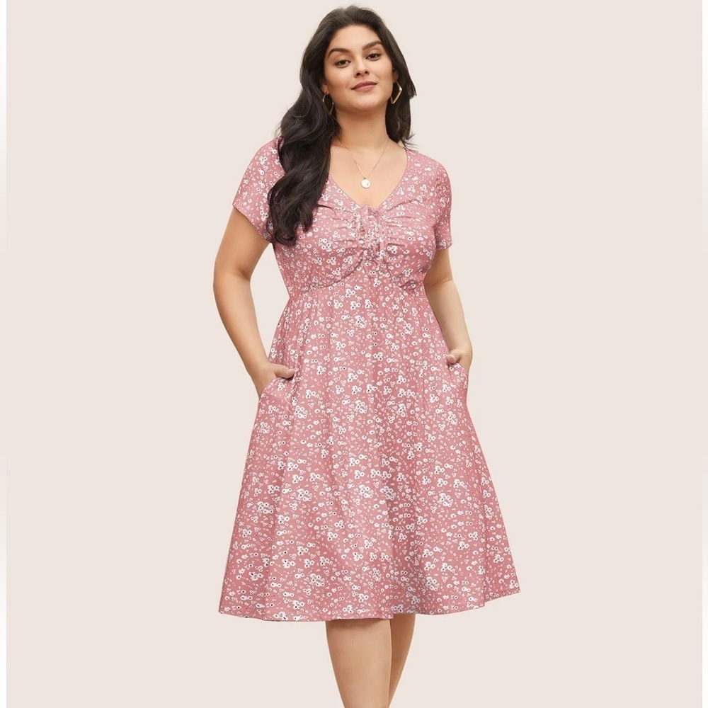 BloomChic Plus Size Ditsy Floral Elastic Waist Knot Drawstring Dress